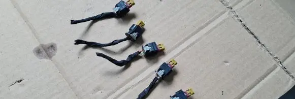 Audi Q5 SQ5 Fuel injector wires 4F0973702A