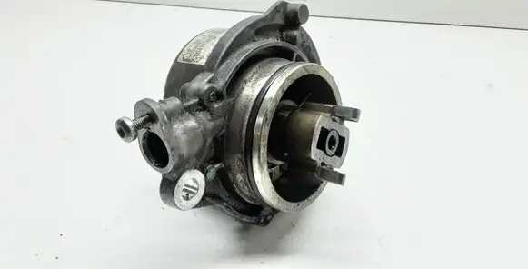 BMW X3 E83 Vacuum pump 700437012