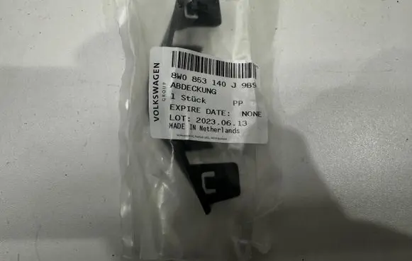 Audi A4 S4 B9 8W Tailgate handle with camera 8W0853140J