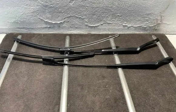Volkswagen PASSAT B6 Front wiper blade arm 3C1955409C 3C1955410B