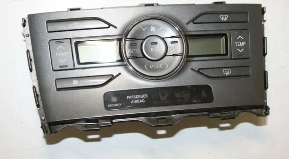 Toyota Auris 150 Climate control unit 5590002231