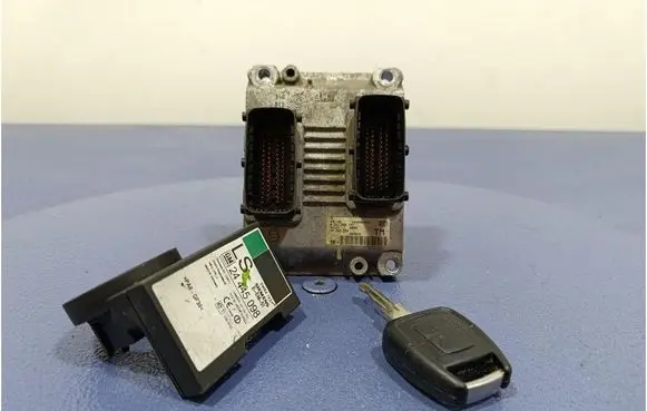 Opel Zafira A Engine control unit/module ECU 55352933