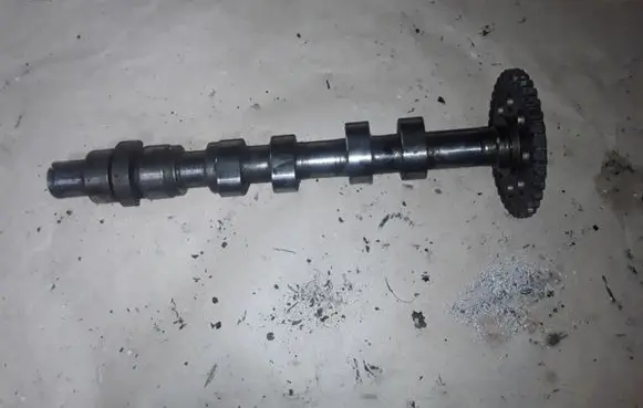 Skoda Octavia Mk2 (1Z) Camshaft 03E109571D