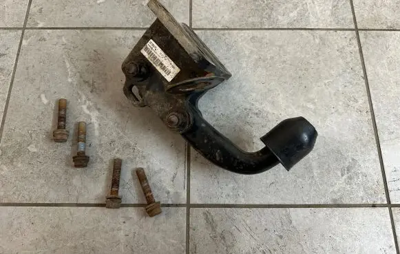 Volkswagen Amarok Detachable towbar 