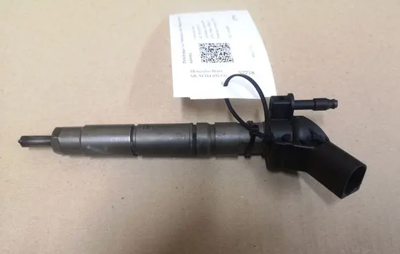 Mercedes-Benz ML W164 Fuel injector 0445115027