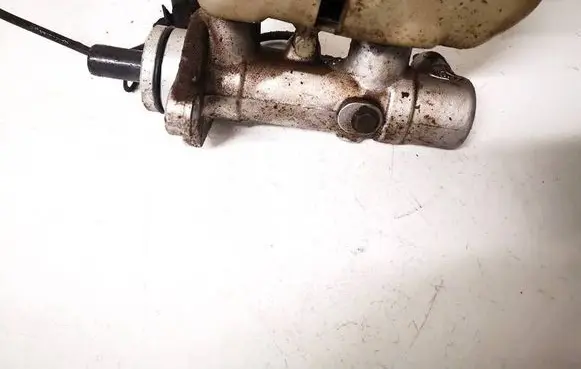 KIA Sorento Master brake cylinder 