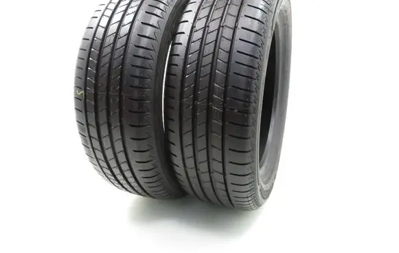 Volkswagen Golf V R16 summer tire 