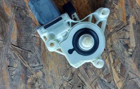Skoda Enyaq iV Front door window regulator motor 4K0959811A