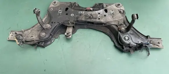 Renault Laguna II Front subframe 8200655147