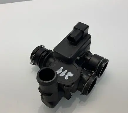 Mercedes-Benz E W211 Coolant heater control valve A2118320584 2118320584