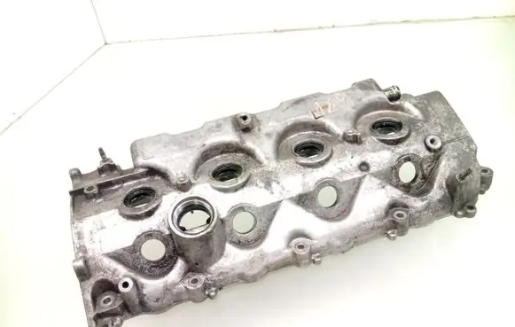 Toyota Avensis Verso Rocker cam cover 