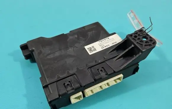 Toyota Auris E180 Central body control module 8865002F10 IMPRK1568636