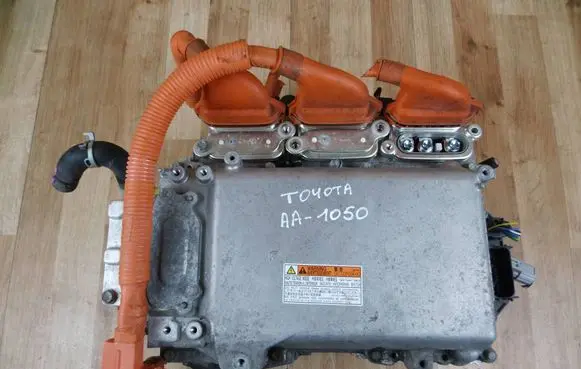 Toyota RAV 4 (XA40) Voltage converter inverter G92A042030 G927048060