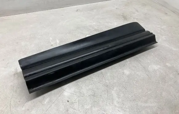 Ford Mustang VI Intercooler air guide/duct channel FR3B8103AC