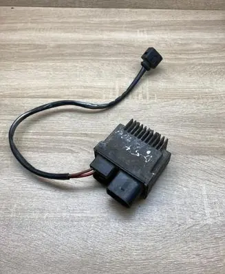 Volkswagen PASSAT B5.5 Coolant fan relay 8D0959501A