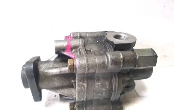 Audi 100 S4 C4 Power steering pump 863319