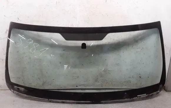 Dodge Nitro Front windscreen/windshield window 