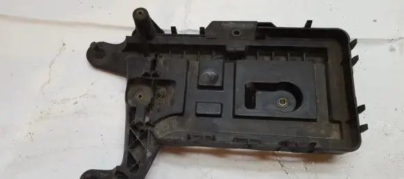 Battery box tray