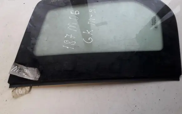 Mazda 2 Rear side window
