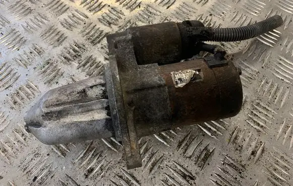 Nissan X-Trail T31 Starter motor 233008H500
