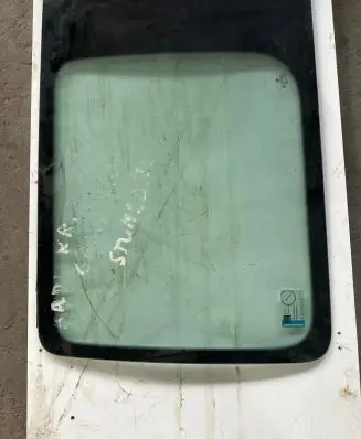 Volkswagen Caddy Rear windscreen/windshield window 43R001583 E000231 DOT682M3232AS2