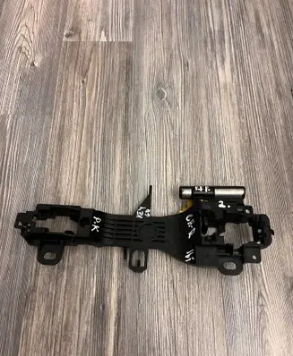 Toyota C-HR I Front door exterior handle/bracket 