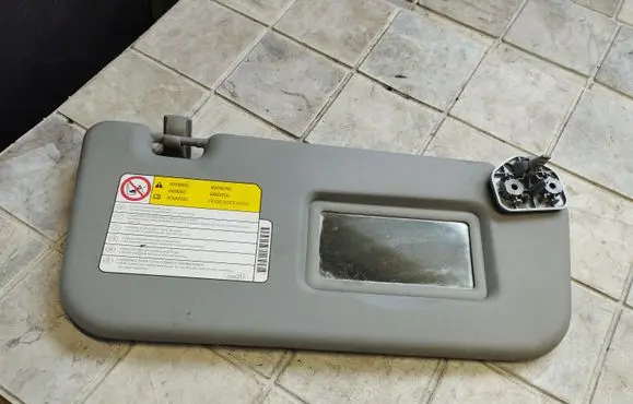 Mitsubishi Colt Sun visor