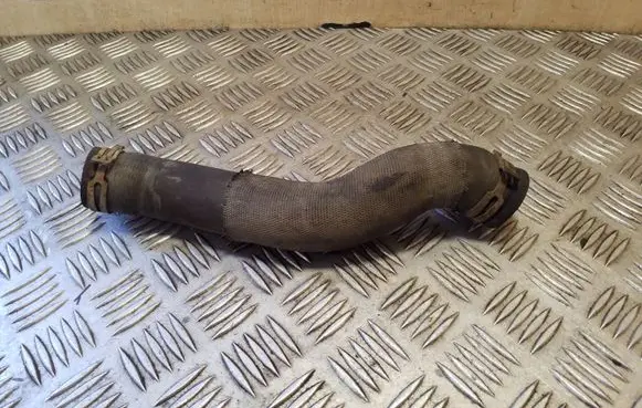 Renault Trafic II (X83) Engine coolant pipe/hose