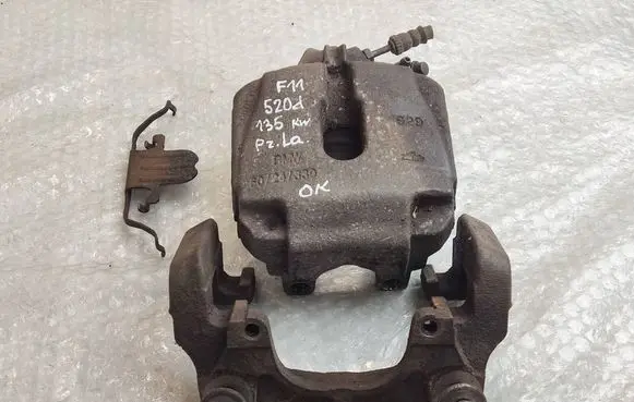 BMW 5 F10 F11 Front brake caliper 6024330