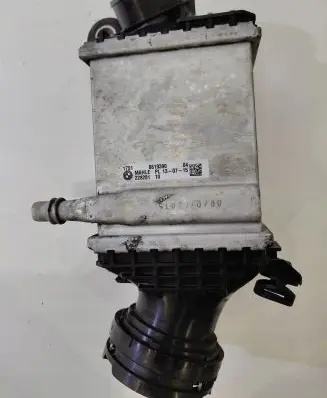 BMW 7 G11 G12 Coolant radiator 8619390