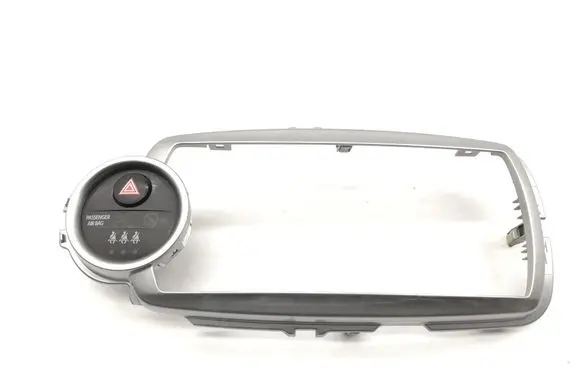 Toyota Yaris Radio/GPS head unit trim 864510D010