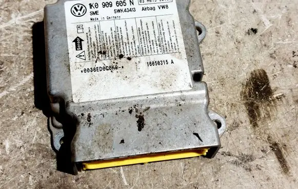 Volkswagen Golf Plus Airbag control unit/module 1K0909605N