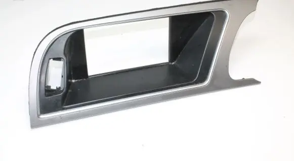 Audi A5 8T 8F Radio/GPS head unit trim 8T2857185H