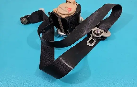 Front seatbelt