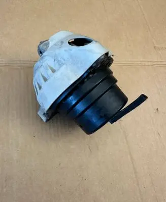 Engine mount bracket