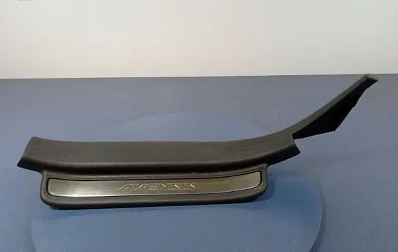 Foot area side trim