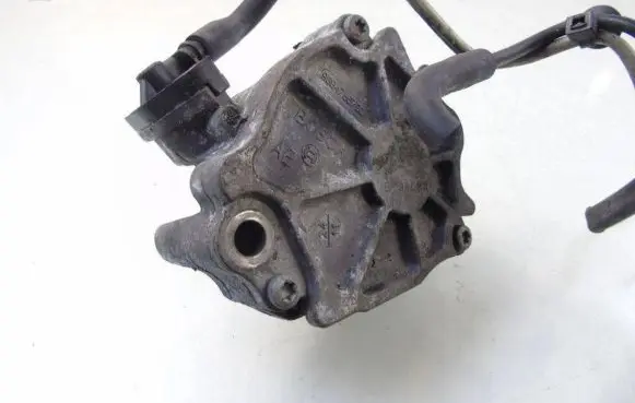 Ford Grand C-MAX Vacuum pump 9684786780