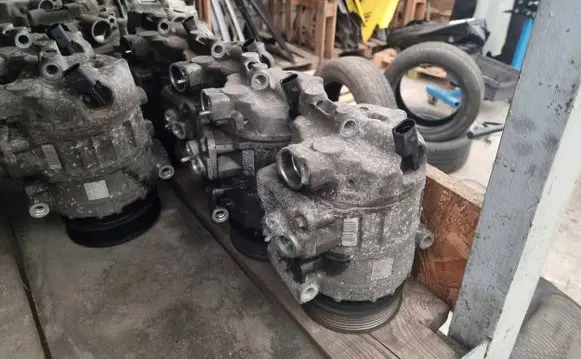 Volkswagen Golf V Air conditioning (A/C) compressor (pump) 1K0820803J 4472209351 20021100679