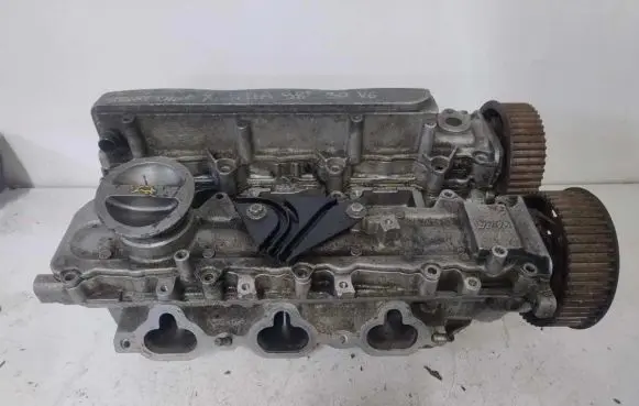 Peugeot 406 Engine head 9629817510