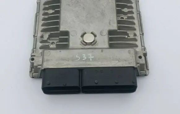 Volkswagen Touran II Engine control unit/module 03F907309S 5WP44811