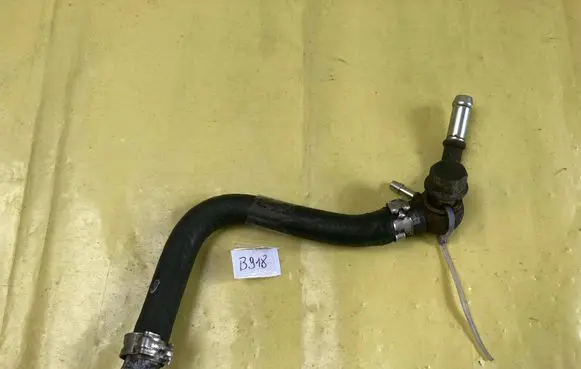 Mercedes-Benz B W245 Fuel injector supply line/pipe A6400701895
