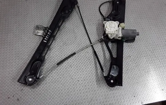 Mercedes-Benz E W211 Front door window regulator with motor A2117200246