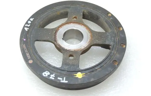 Toyota Yaris XP210 Crankshaft pulley 1347015150
