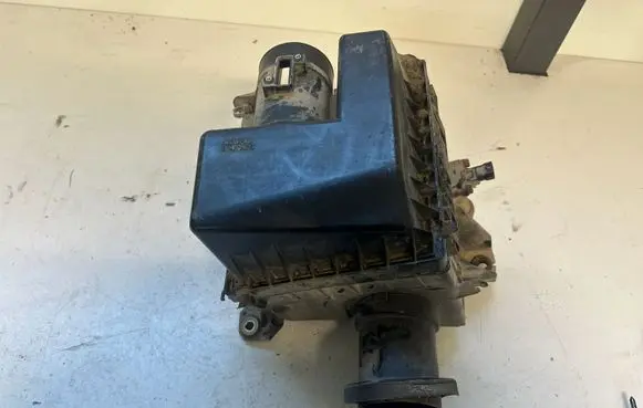 Isuzu D-Max Air filter box 898179138