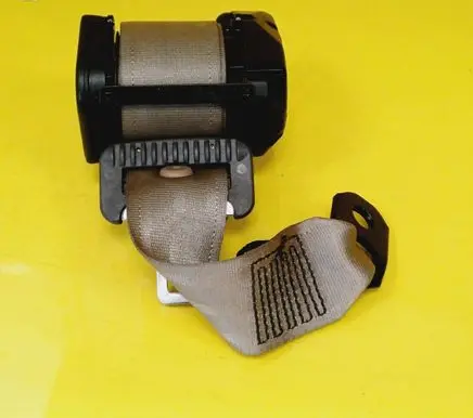 Volvo C70 Rear seatbelt 8611062