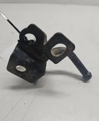 Volvo XC90 Muffler mount bracket/holder 