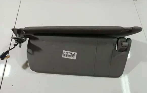 Volkswagen Touareg I Sun visor 7L68575520