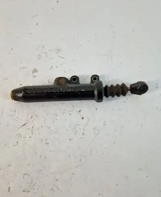 Mercedes-Benz E W124 Clutch master cylinder 001295680654