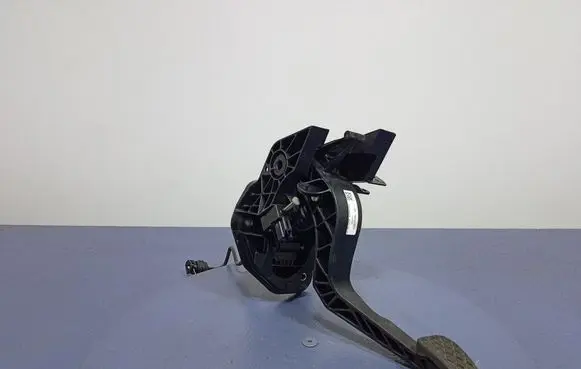 Ford Puma Accelerator throttle pedal H1BC7B633C1G