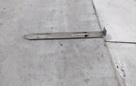 Volvo V70 Headlight/headlamp mounting bracket 30678340